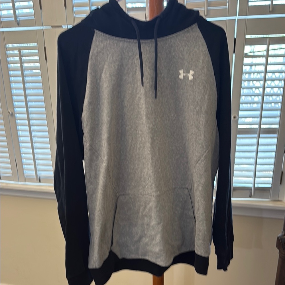 Under Armour Men's Black and Gray Hoodie